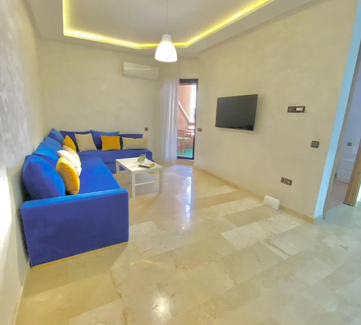 Appartement Avec Piscine En Face A La Gare Gueliz Marrakesz Apartament